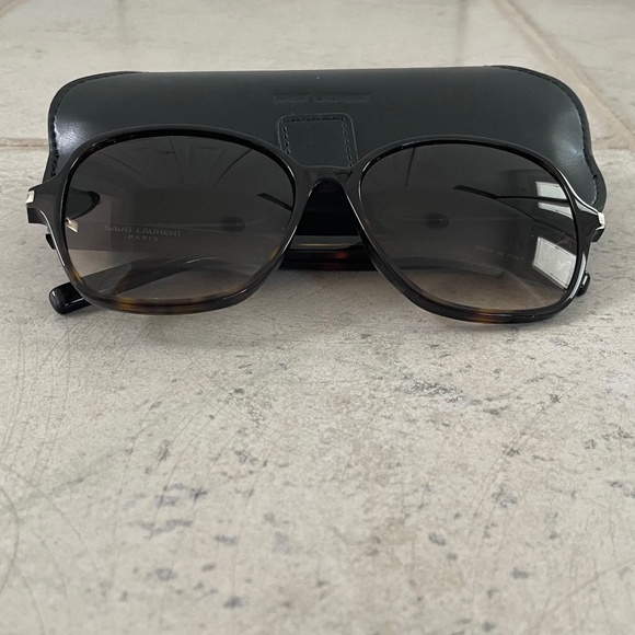 YSL Saint Laurent Classic Havana Sunglasses - Picture 9 of 10